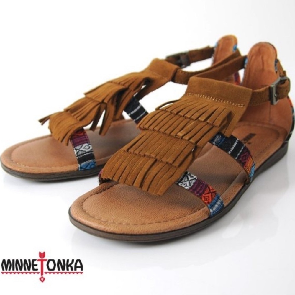 Minnetonka Aztec geometric print sandals size 9